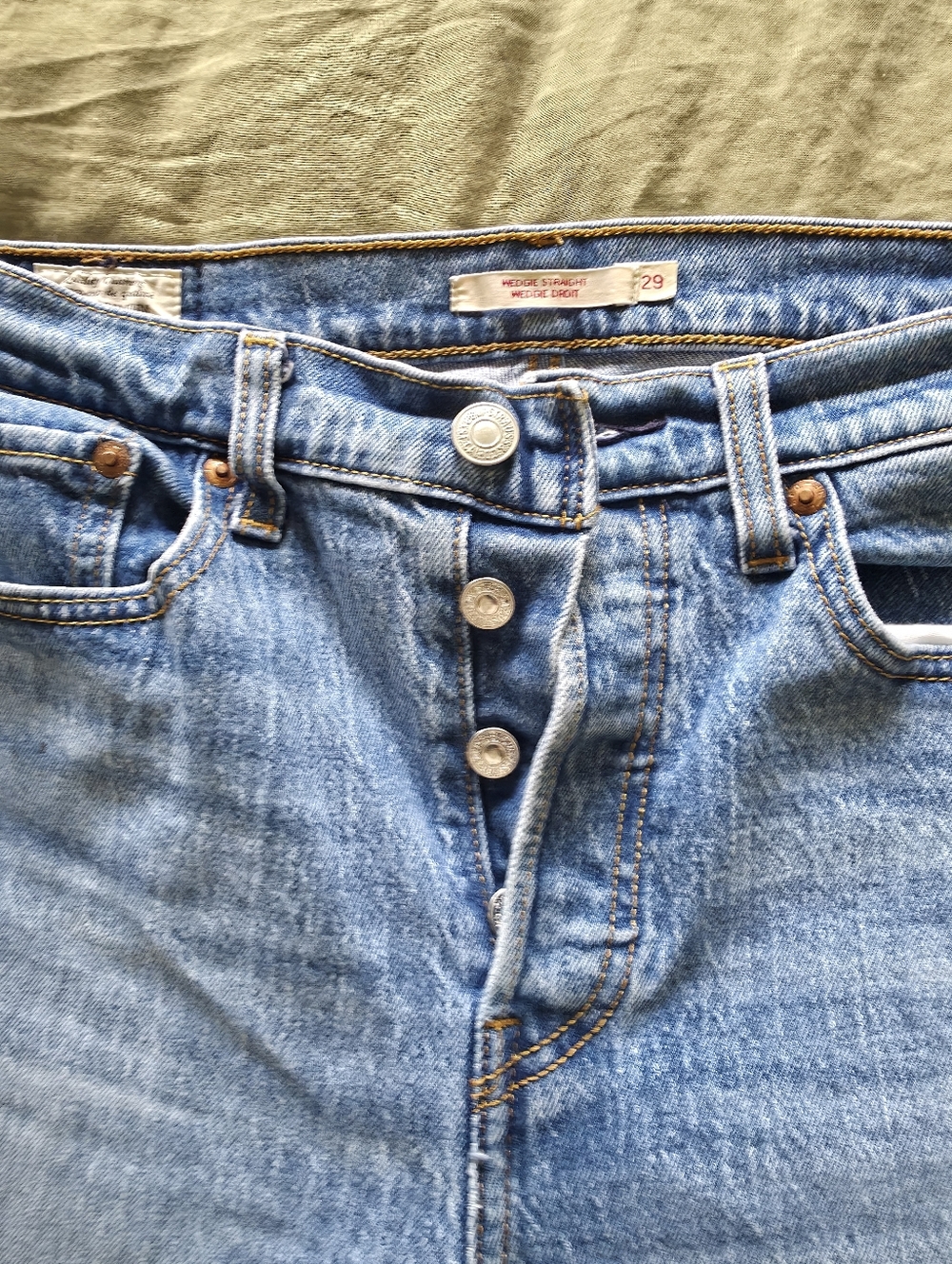 Levi's Wedgie Straight Buttonfly Jeans - Picture 7 of 8